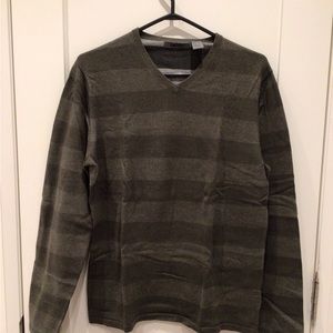DKNY V neck sweater - S